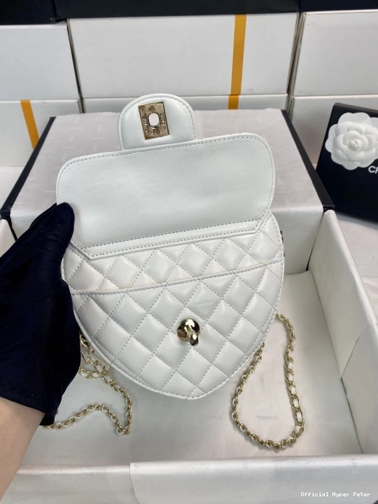 Hyper Peter Heart CHANEL Bag-18*16.5*6.5CM 0806